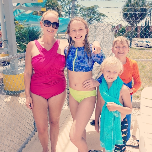 Meet your Posher! - Picture 12 of 16